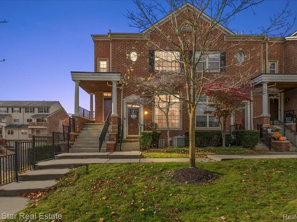 16924 Farmington Rd #93, Livonia, MI 48154