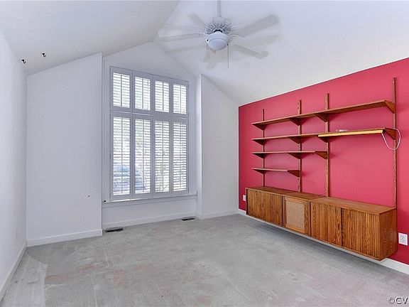 5th image of 8330 Barons Ct