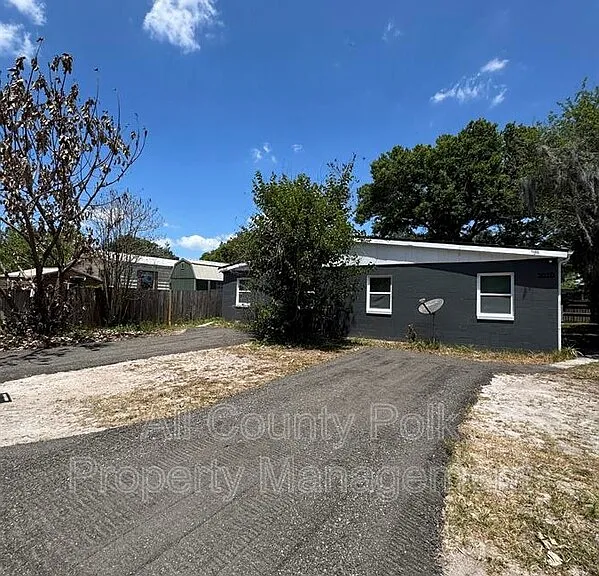 3020 Galaxy Ln — Photo 2