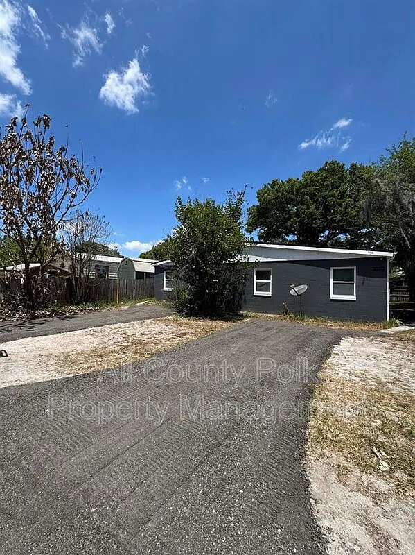 Building Photo - 3020 Galaxy Ln
