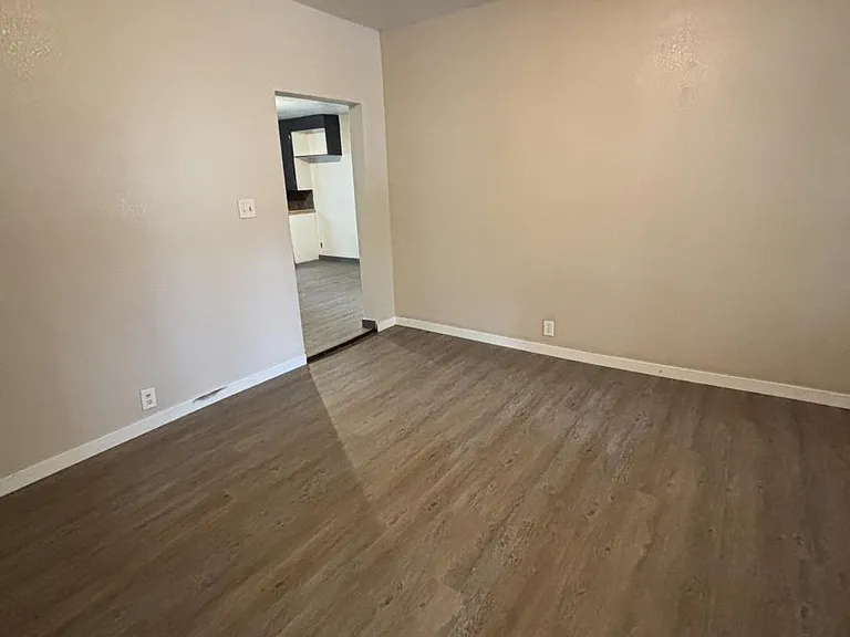 417 N 1st Ave — Photo 6
