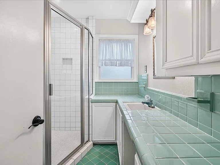 609 Peerman Pl — Photo 43