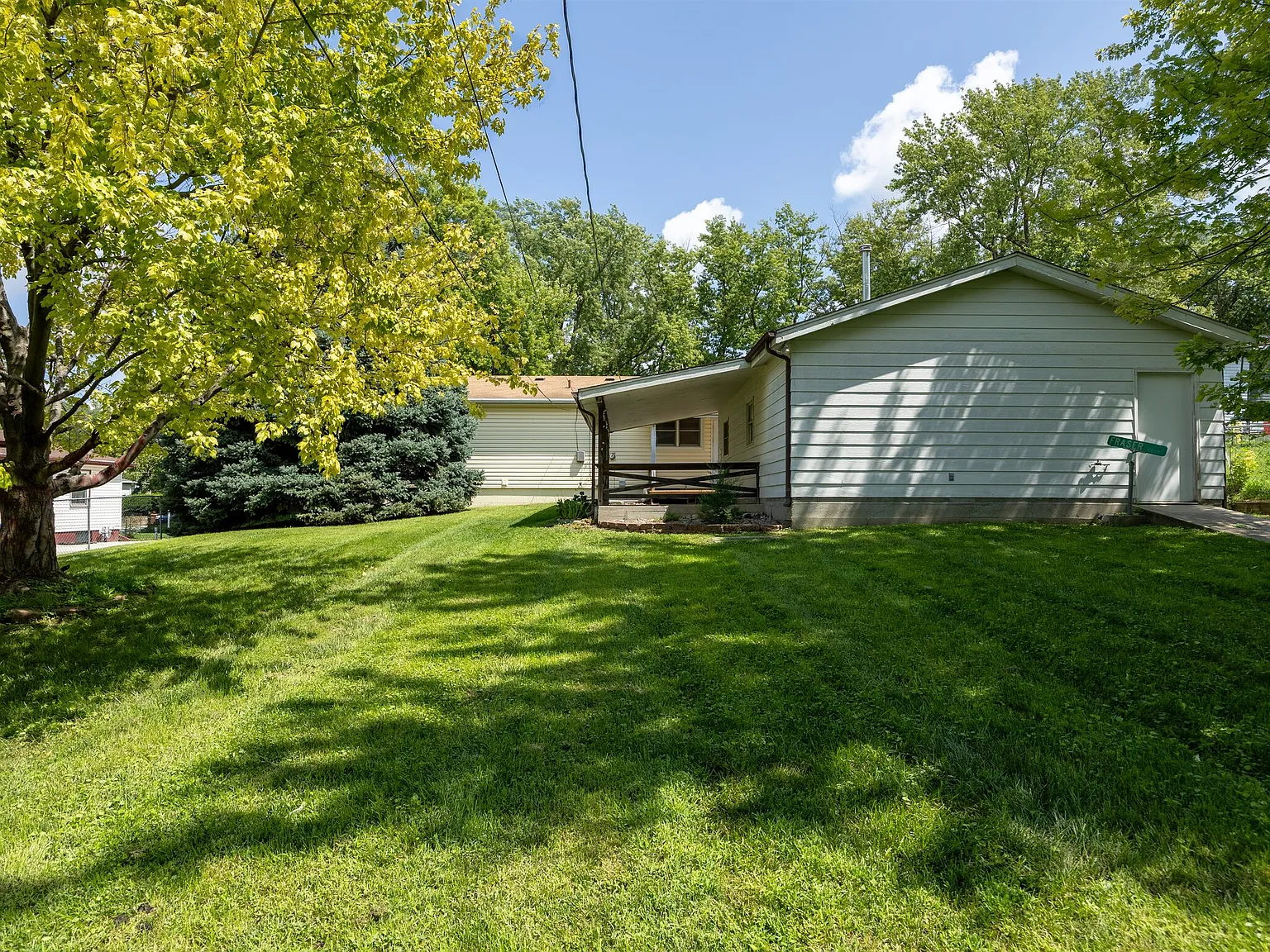 4 bed, 1872 sqft, $2,000 — Photo 2
