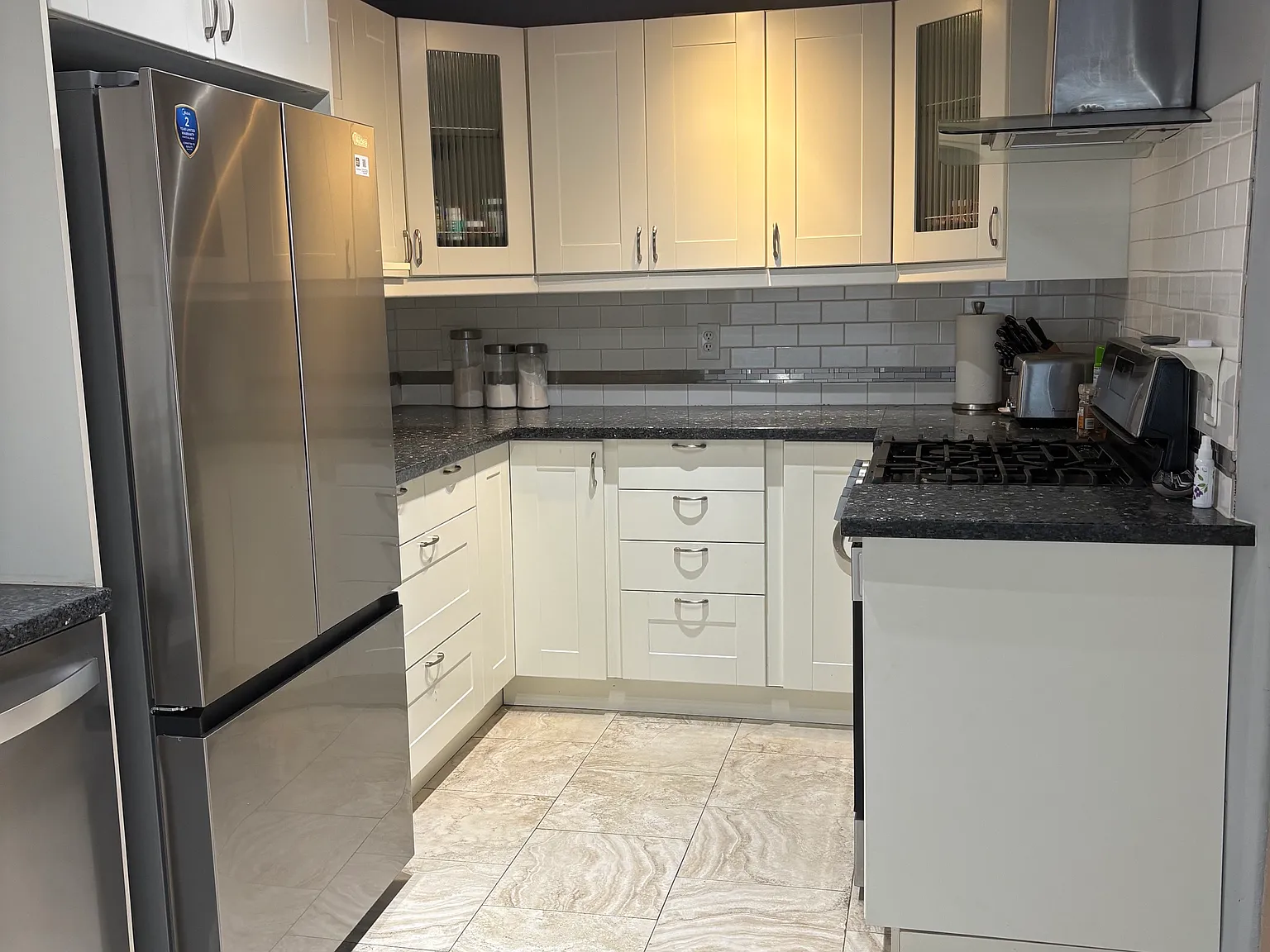 3 bed, 1296 sqft, $4,450 — Photo 1