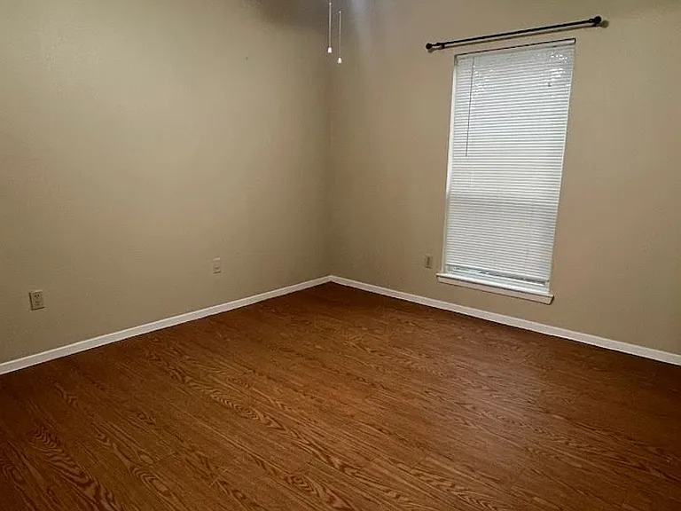 114 E 31st St #106 — Photo 7