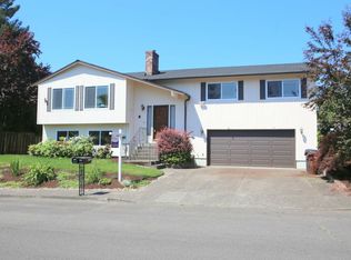17905 Monticello Dr, Gladstone, OR 97027