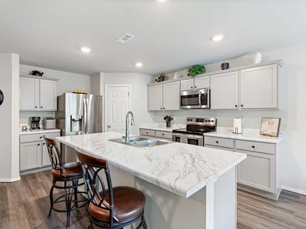 820 S Excelsior Dr, Siloam Springs, AR 72761