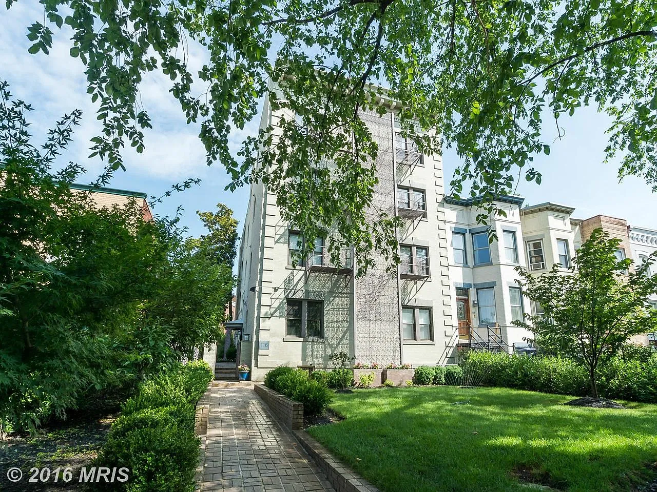 116 N Carolina Ave SE APT 403 photo 1
