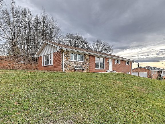 2nd image of 407 Monte Vista Dr