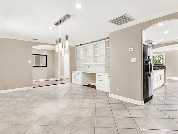 4th image of 3950 Clear Cove Ln