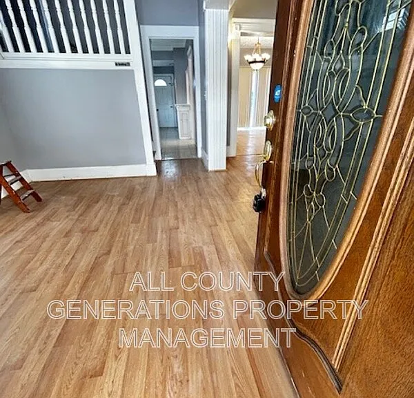 1361 E 43rd St — Photo 2