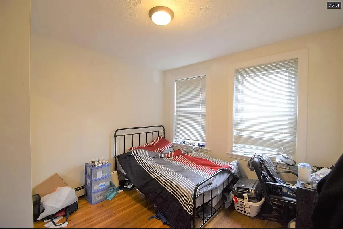 Building Photo - 73 Thatcher St #203