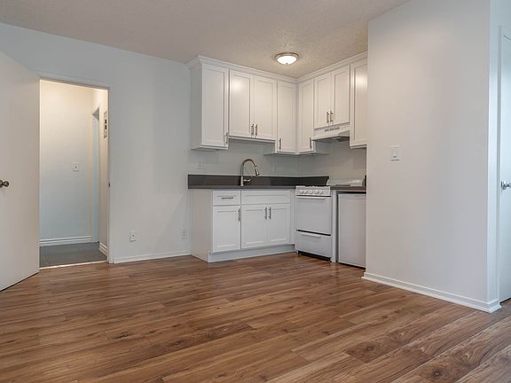 4th image of 1920 S Shenandoah St APT 9