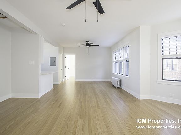 3rd image of 2631 W Berwyn Ave APT 1