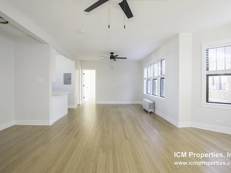 2631 W Berwyn Ave #1 — Photo 3