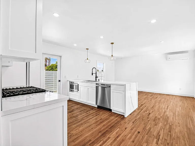 5113 E The Toledo — Photo 9