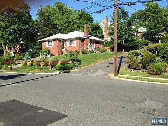 2nd image of 281 Glenwood Ave