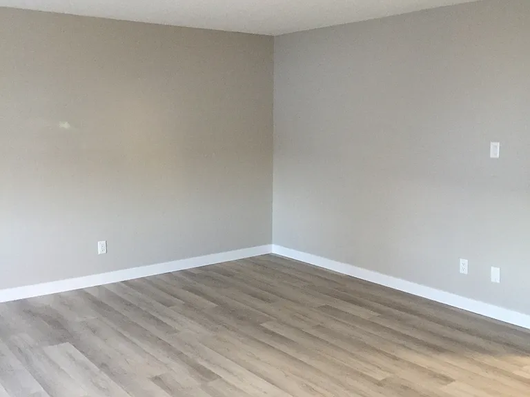 815 14th Ave SW — Photo 8