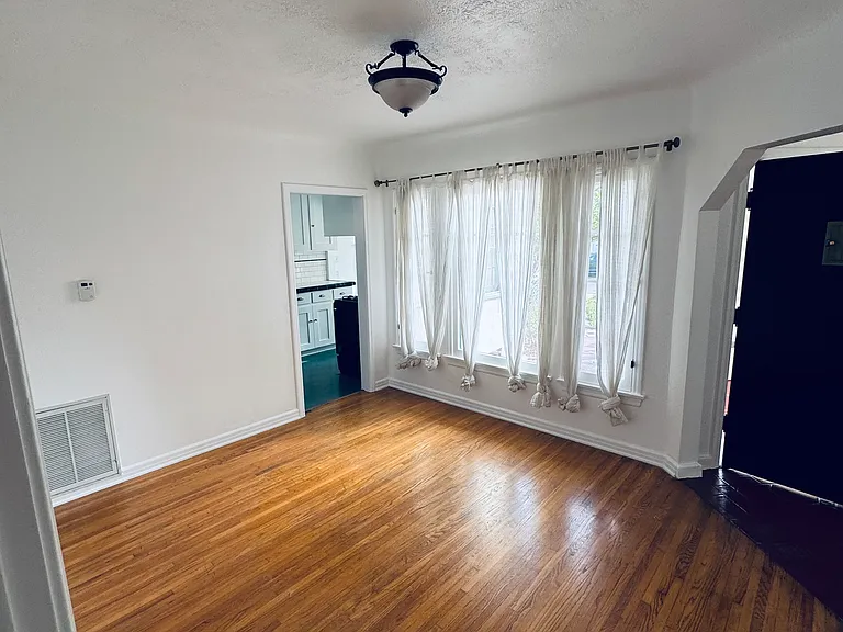 1855 S Cochran Ave — Photo 3