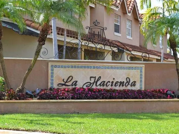 18352 NW 68th Ave APT H, Hialeah, FL 33015