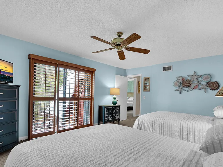 1420 Ocean Way #7D — Photo 23