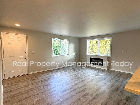 5th image of 2802-2804 12th Avenue Ct NW