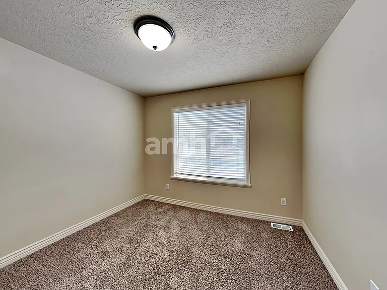 1245 E 640 S — Photo 14