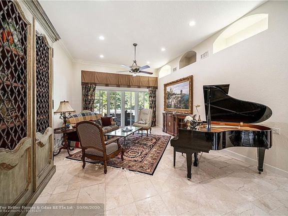 3rd image of 7121 NW 65th Ter