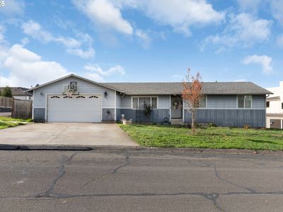 830 W Kenwood St, Roseburg, OR, 97471