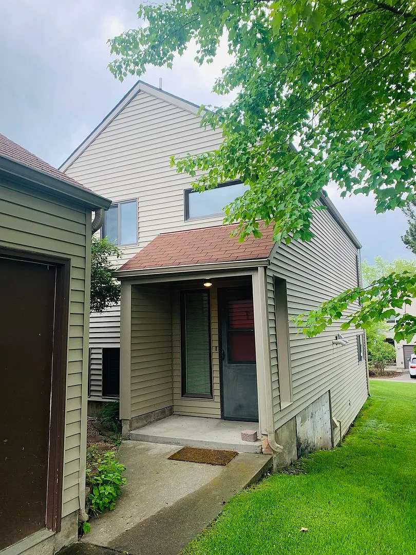 2 Bed 2 Bath Condo — Photo 3