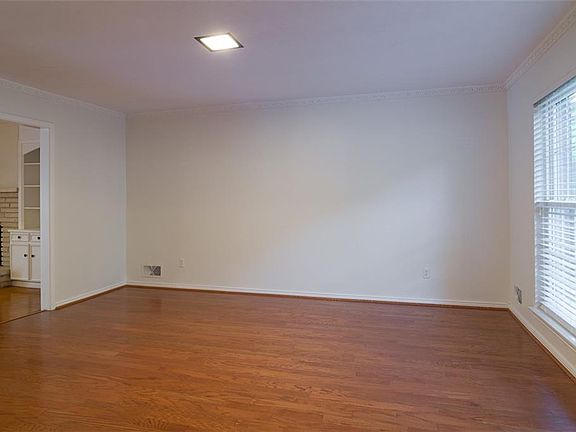 4th image of 3620 Potomac Ave