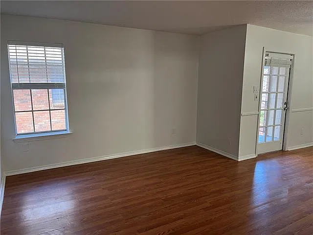 2 bed, 1.5 bath, 1200 sqft, $1,250 — Photo 3