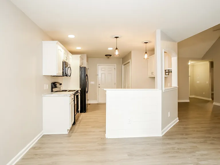 305 Talon Dr SE — Photo 7