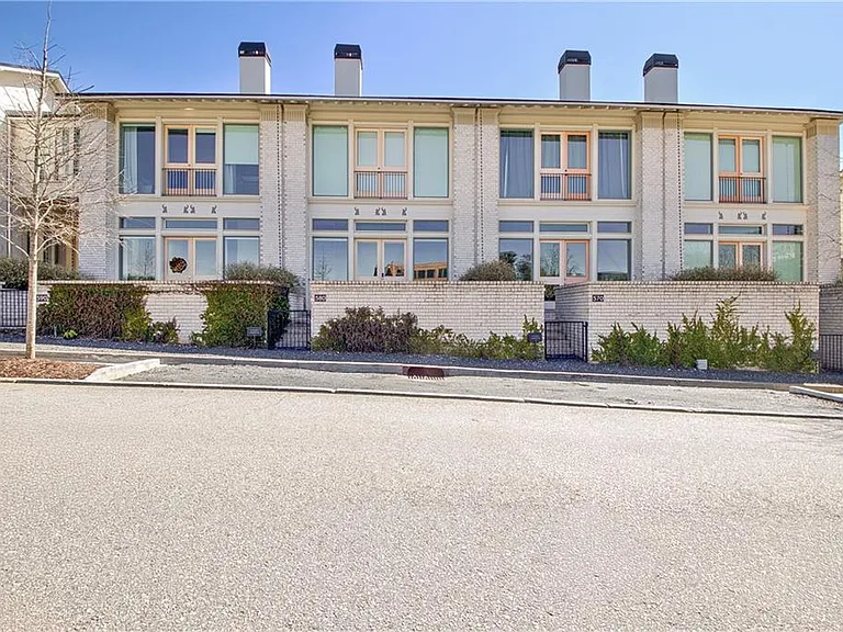 580 Heatherden Ave — Photo 38