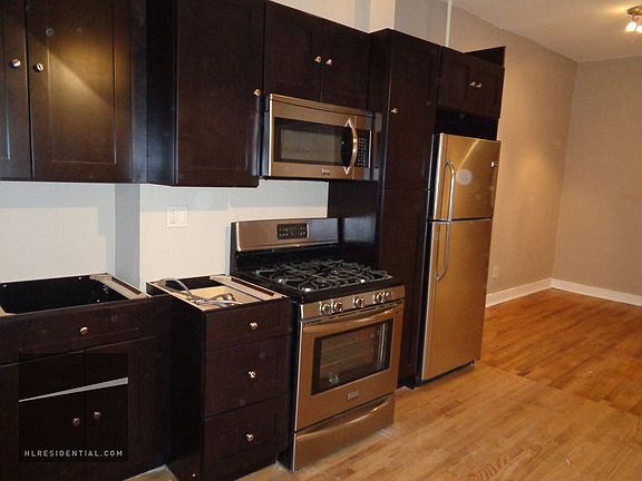 4th image of 524 Sterling Pl APT 1L