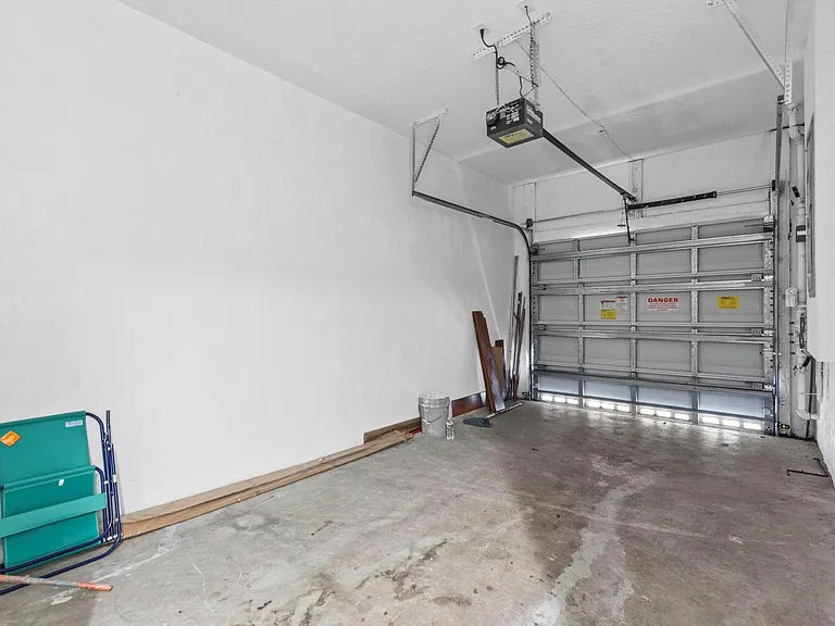 1425 NW 36th Way — Photo 14