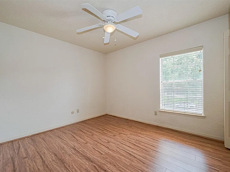 3614 Bee Bayou Ln — Photo 29