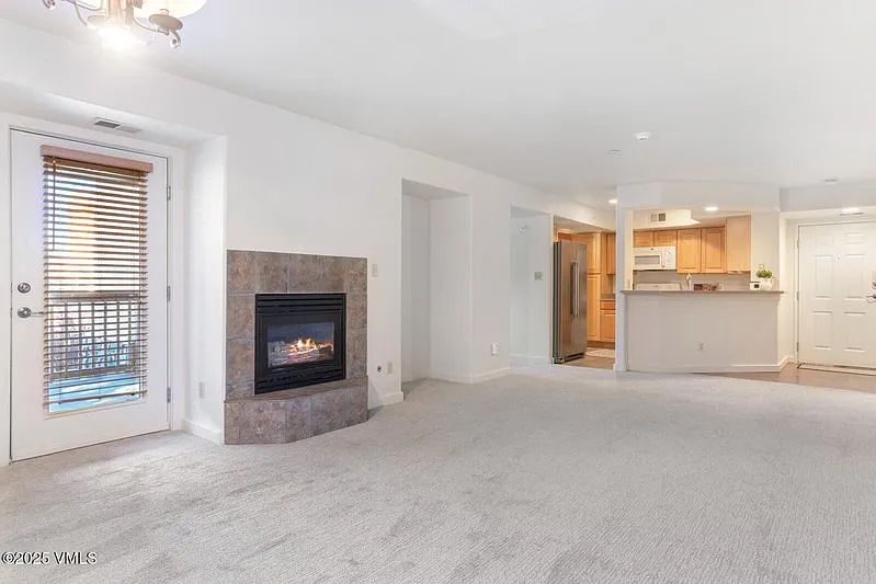 2 bed, 1029 sqft, $2,750 — Photo 3