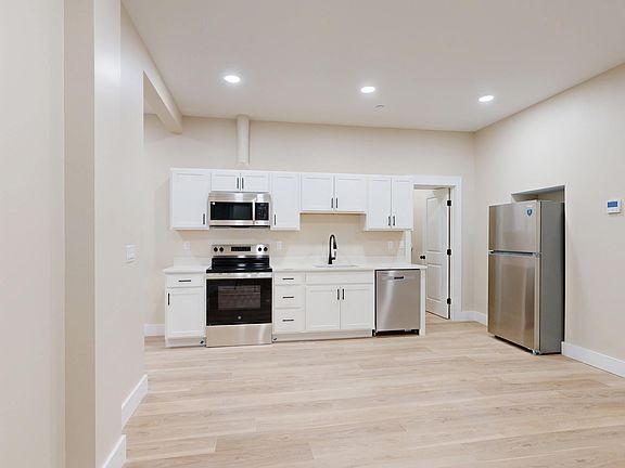 4th image of 80 Lake St #103