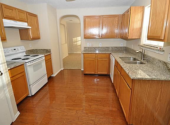 2nd image of 4371 Onyx Dr