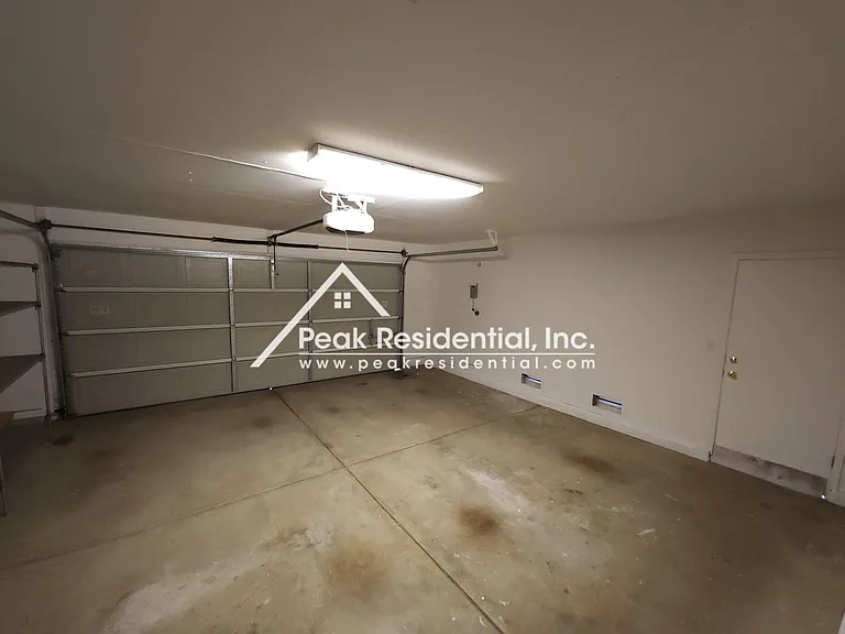 2727 Hinton Cir — Photo 23