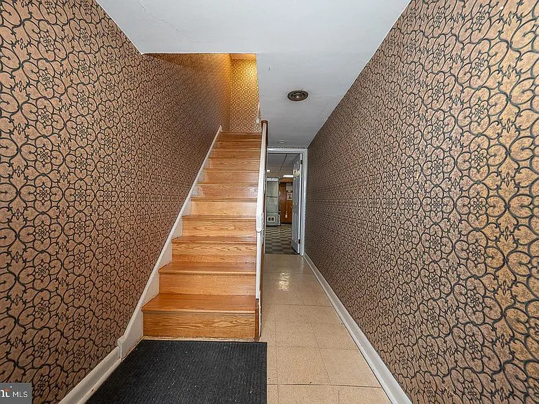 130 Ivy Ct — Photo 3