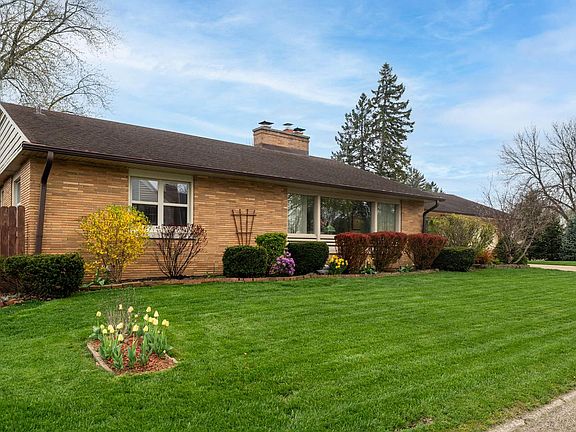 2nd image of 321 Lakecrest DRIVE
