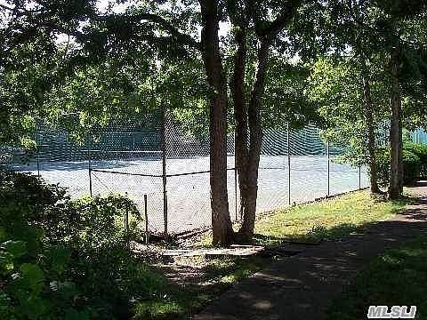 4th image of 281 Sagamore Hills Dr