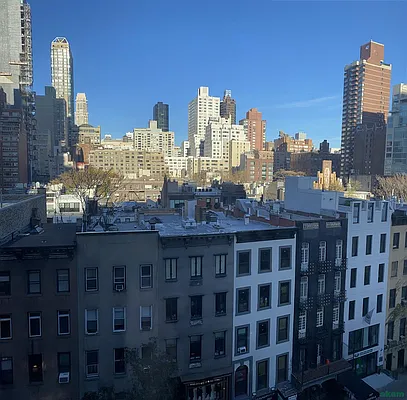 Rented by Akam Sales and Brokerage | media 25