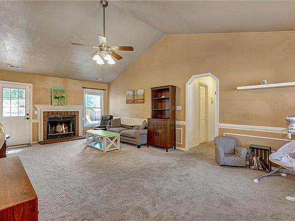 5th image of 3521 Bernies Ct N