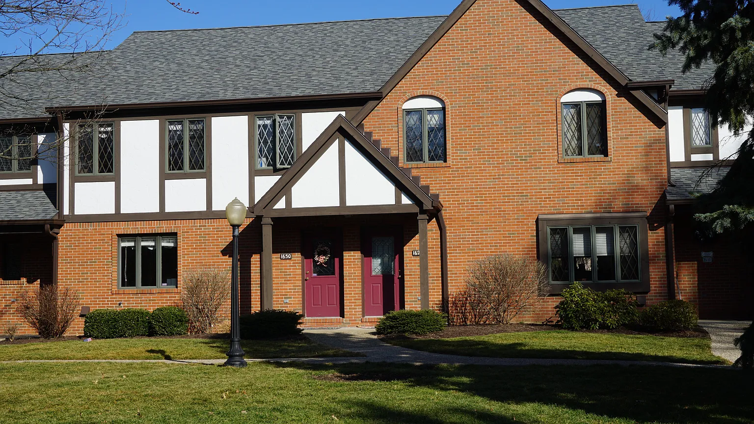 1630 Stone Mansion Dr photo 1
