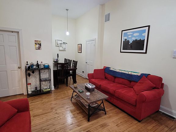 4th image of 2130 W Chicago Ave APT 1R