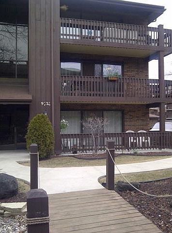 2nd image of 9535 Southwest Hwy APT 4