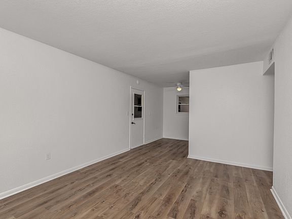 4th image of 505 Sheffield St